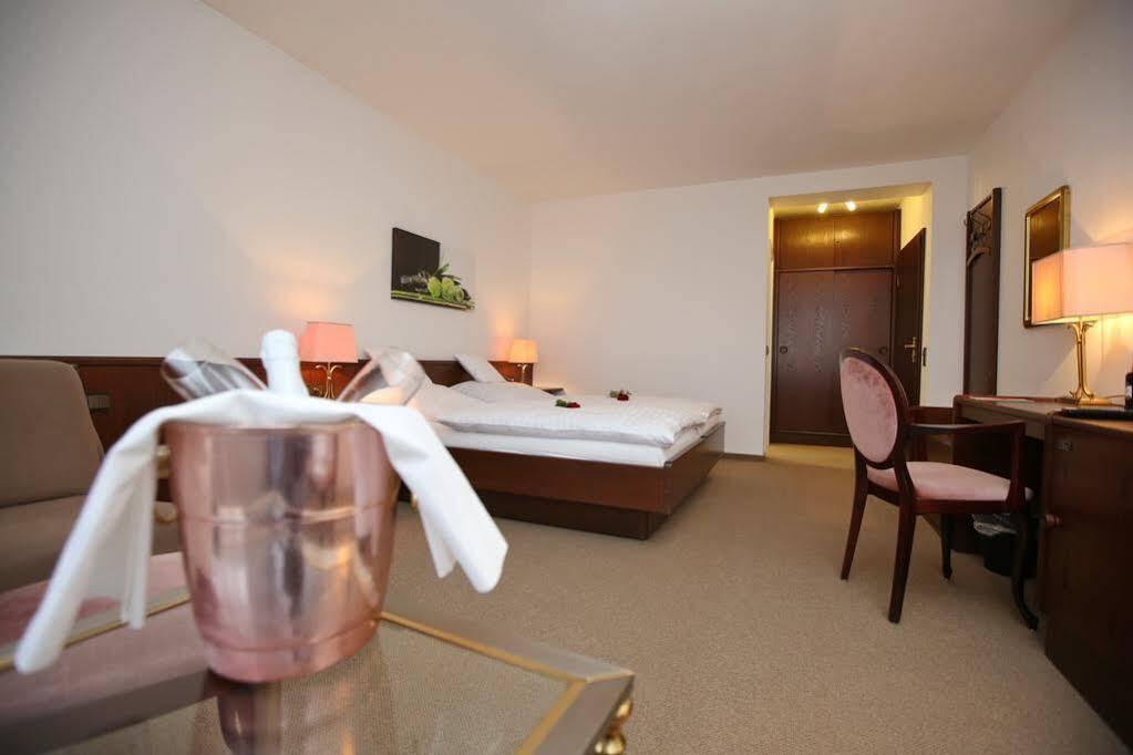 Hotel Am Peterstor Montabaur Kültér fotó